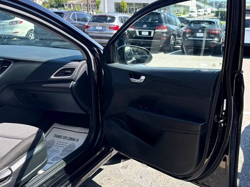 Used 2021 Hyundai Accent SE FWD image 31