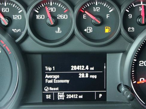 Used 2021 Chevrolet Silverado 1500 W/T w/ WT Convenience Package AWD/4WD image 23