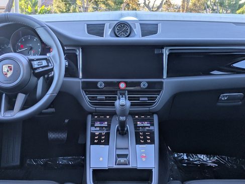 New 2026 Porsche Macan image 20