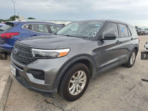 Used 2021 Ford Explorer 2WD image 2