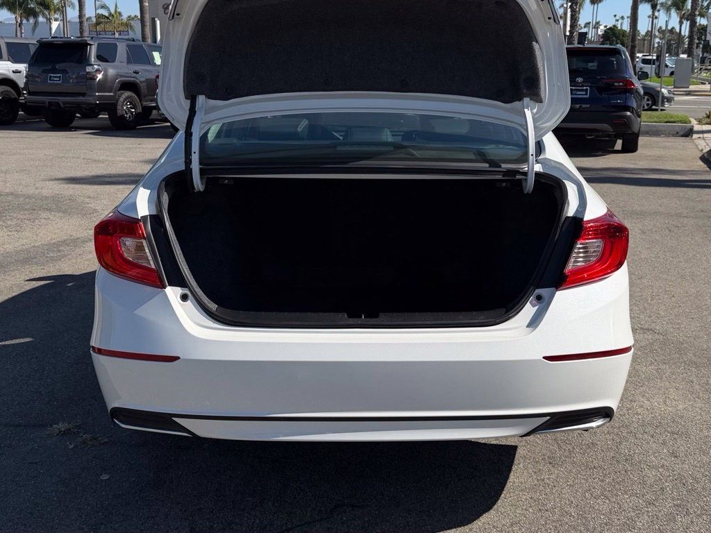Used 2018 Honda Accord EX-L image 10