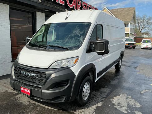 Used 2023 RAM ProMaster 2500 FWD image 2