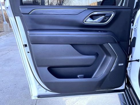 Used 2021 GMC Yukon XL SLT w/ SLT Luxury Plus Package image 23