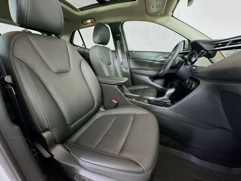 Used 2022 Buick Encore GX Essence w/ Experience Buick Package image 14