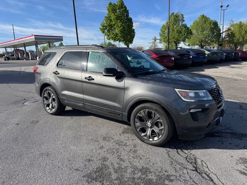Used 2018 Ford Explorer Sport w/ Equipment Group 401A image 7