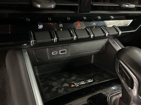 Used 2023 Chevrolet Colorado Z71 w/ Z71 Convenience Package 2 image 21