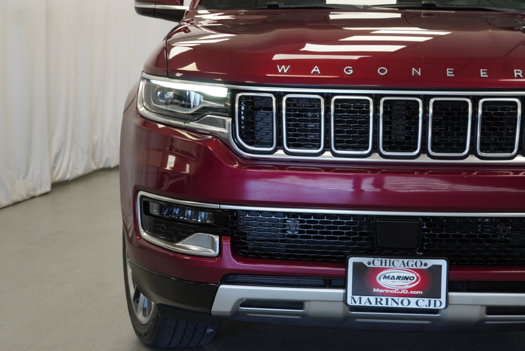 Used 2022 Jeep Wagoneer Series II w/ Premium Group I AWD/4WD image 11