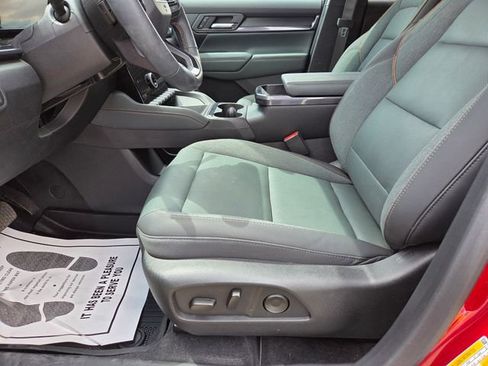 Used 2026 GMC Terrain AT4 w/ Technology Package II AWD/4WD image 19