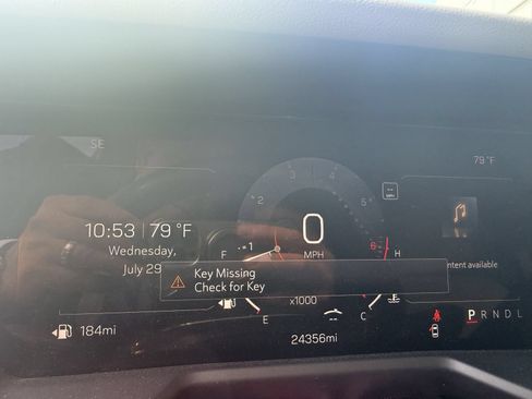 Used 2025 GMC Acadia Elevation w/ Black Edition FWD image 7