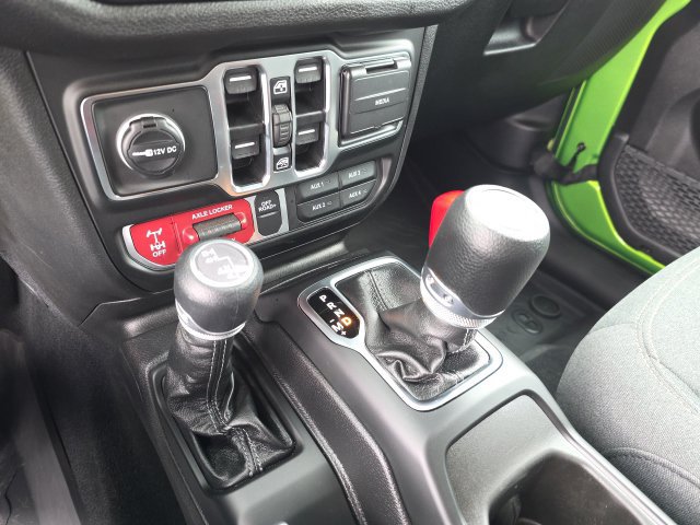 Used 2025 Jeep Wrangler Unlimited Sport AWD/4WD image 22