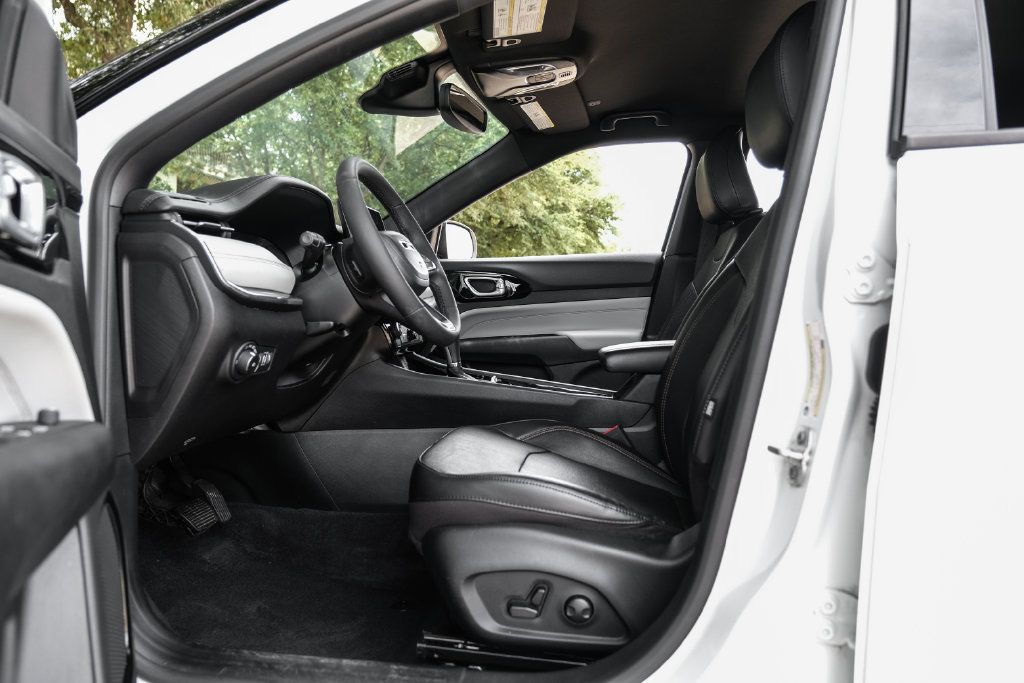 Used 2023 Jeep Compass Limited AWD/4WD image 44