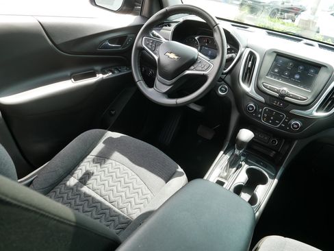 Used 2022 Chevrolet Equinox LT AWD/4WD image 9