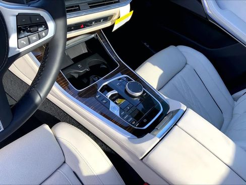 New 2026 BMW X5 xDrive40i w/ M Sport Package image 7
