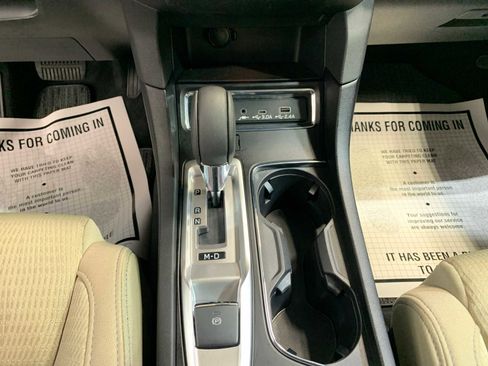 Used 2025 Subaru Ascent Premium image 8