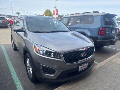 Used 2017 Kia Sorento LX w/ LX Convenience Package