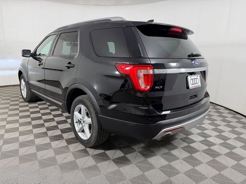 Used 2016 Ford Explorer XLT w/ Equipment Group 202A image 3