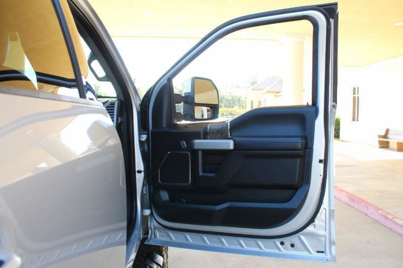 Used 2017 Ford F250 Lariat w/ Lariat Value Package AWD/4WD image 28