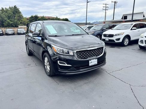 Used 2019 Kia Sedona L FWD image 9