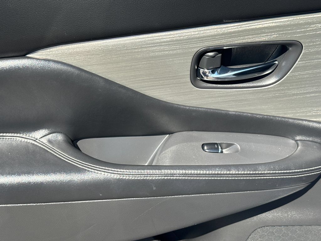 Used 2016 Nissan Murano SL w/ SL Technology Package FWD image 22