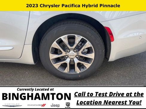 New 2023 Chrysler Pacifica Pinnacle image 29
