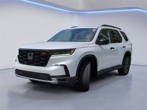 New 2025 Honda Pilot TrailSport image 11