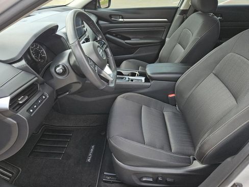 Used 2022 Nissan Altima 2.5 SV w/ SV Premium Package FWD image 29