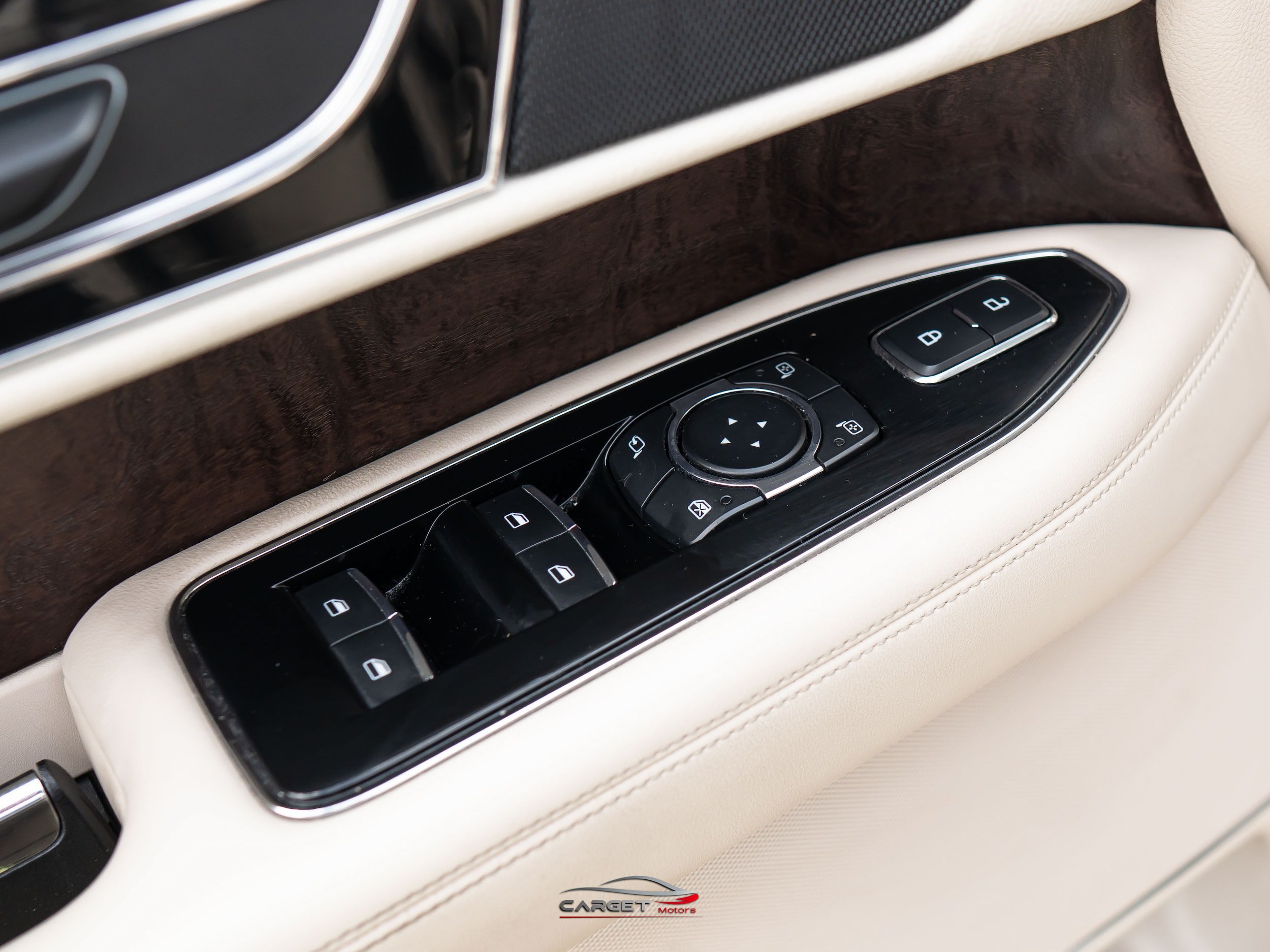 Used 2018 Lincoln Navigator Select w/ Technology Package RWD image 40