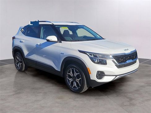 Certified 2023 Kia Seltos EX image 3