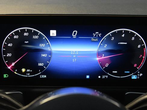 New 2026 Mercedes-Benz GLB 250 4MATIC image 17