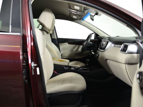 Used 2017 Kia Sorento LX image 18