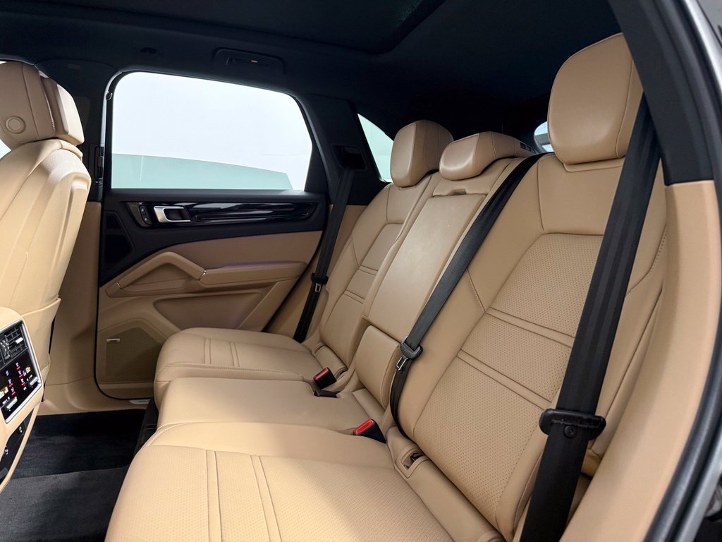 Certified 2023 Porsche Cayenne AWD/4WD image 41