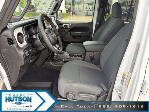 New 2024 Jeep Gladiator Sport AWD/4WD image 12