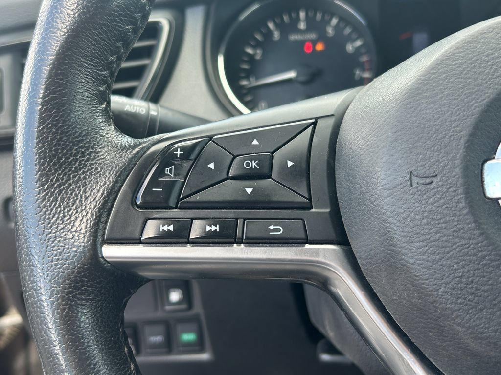 Used 2019 Nissan Rogue S AWD/4WD image 18