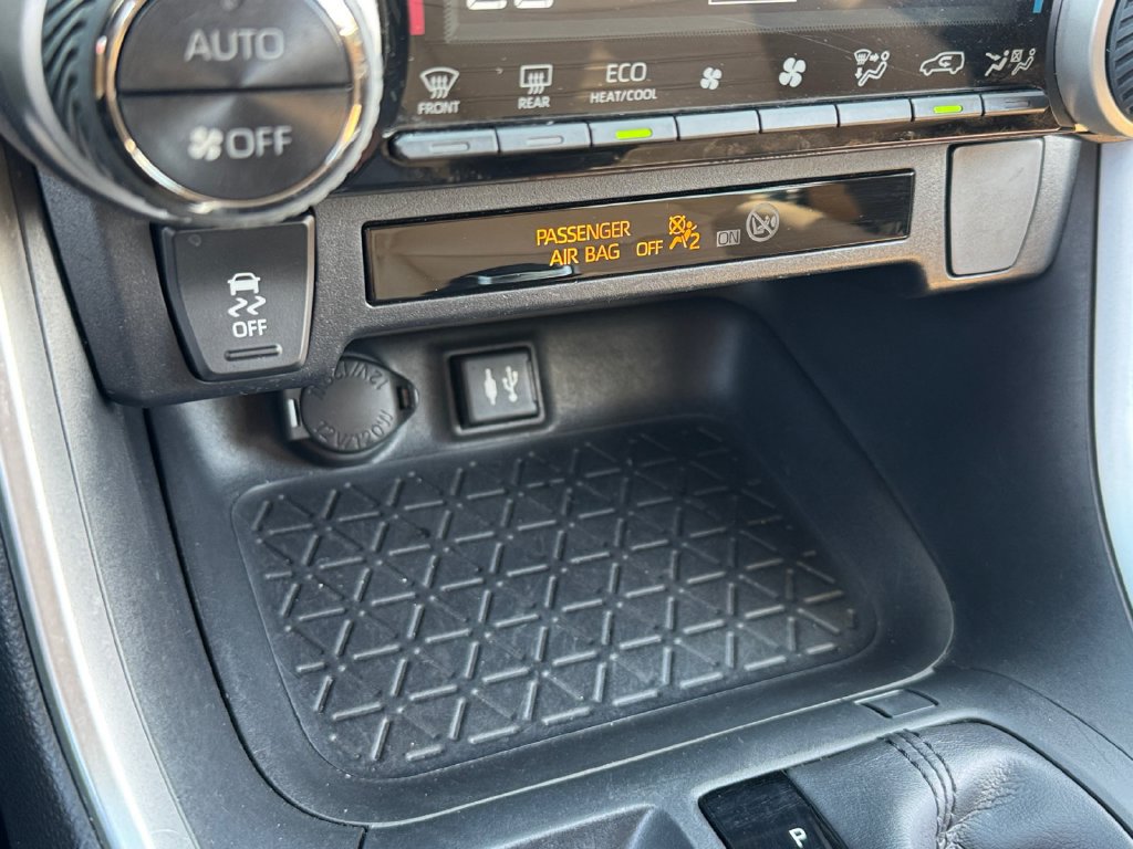 Certified 2019 Toyota RAV4 XLE Premium FWD image 24