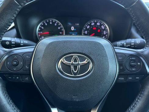 Used 2020 Toyota RAV4 XLE w/ Convenience Package FWD image 25