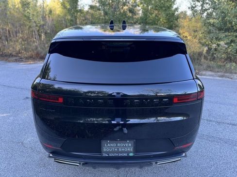 Used 2024 Land Rover Range Rover Sport SE image 6