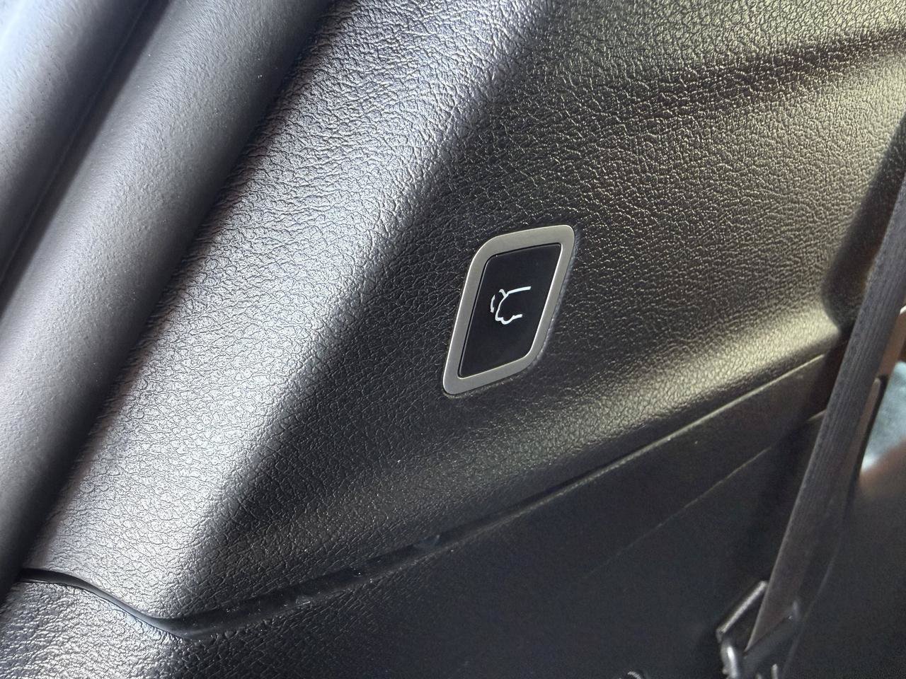 Used 2024 Chrysler Pacifica Pinnacle FWD image 59