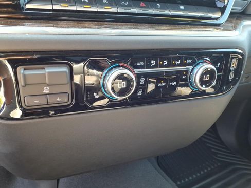 Certified 2025 GMC Sierra 1500 SLE w/ Preferred Package AWD/4WD image 24