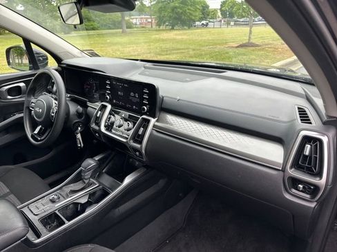 Certified 2022 Kia Sorento LX FWD image 24