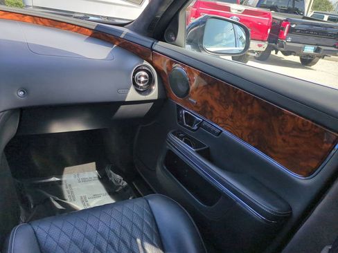 Used 2019 Jaguar XJ L Portfolio image 15