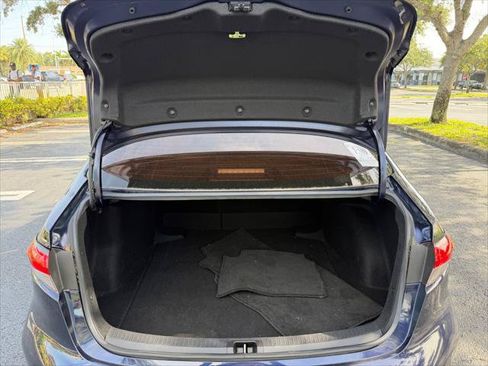 Used 2022 Toyota Corolla LE FWD image 16