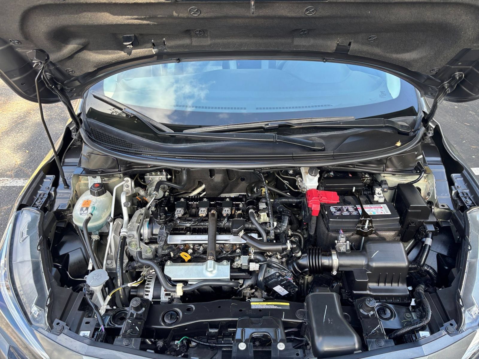 Used 2025 Nissan Versa SV FWD image 29