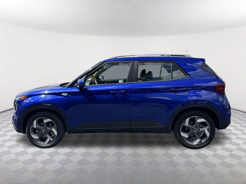 Used 2025 Hyundai Venue SEL FWD image 8