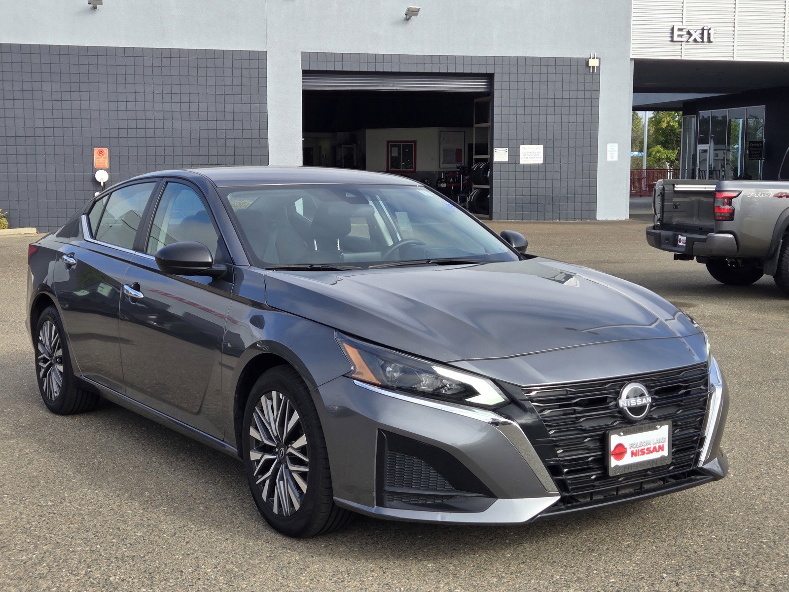Certified 2025 Nissan Altima 2.5 SV FWD image 1
