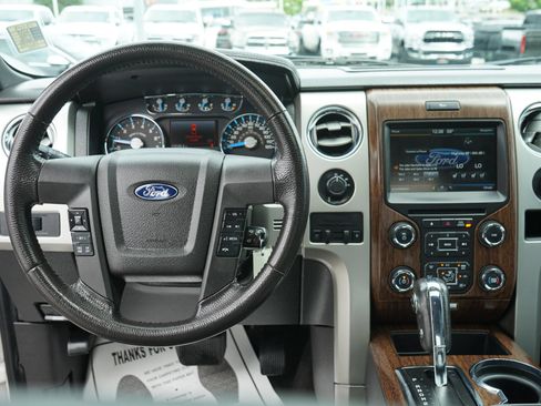 Used 2014 Ford F150 Lariat w/ Equipment Group 502A Luxury AWD/4WD image 17