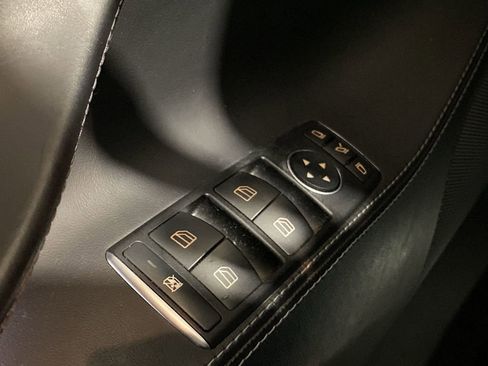 Used 2016 Tesla Model S AWD image 9