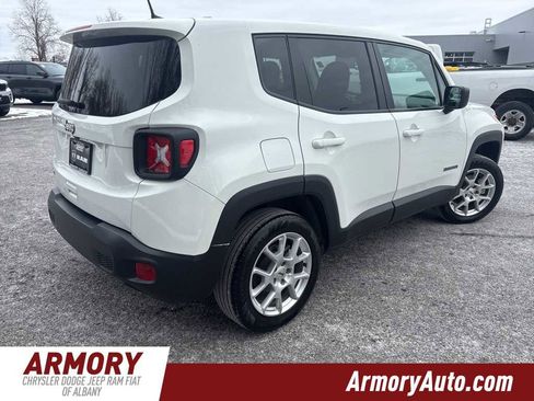 Used 2023 Jeep Renegade Latitude image 4