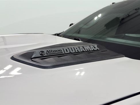 Used 2024 Chevrolet Silverado 2500 LTZ w/ LTZ Plus Package image 22