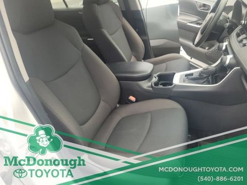 Used 2024 Toyota RAV4 LE AWD/4WD image 27