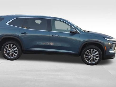 Certified 2025 Buick Enclave Preferred FWD image 2